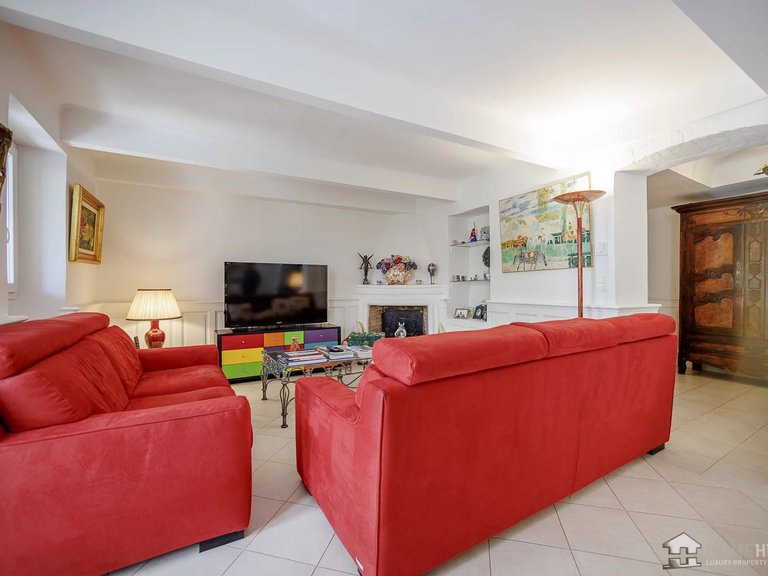 Villa for Sale in Cannes, Cannes Area 4
