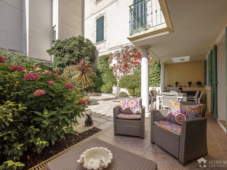Villa for Sale in Cannes, Cannes Area 9