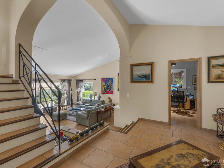 Villa for Sale in Magagnosc, Mougins, Valbonne, Grasse Area 9