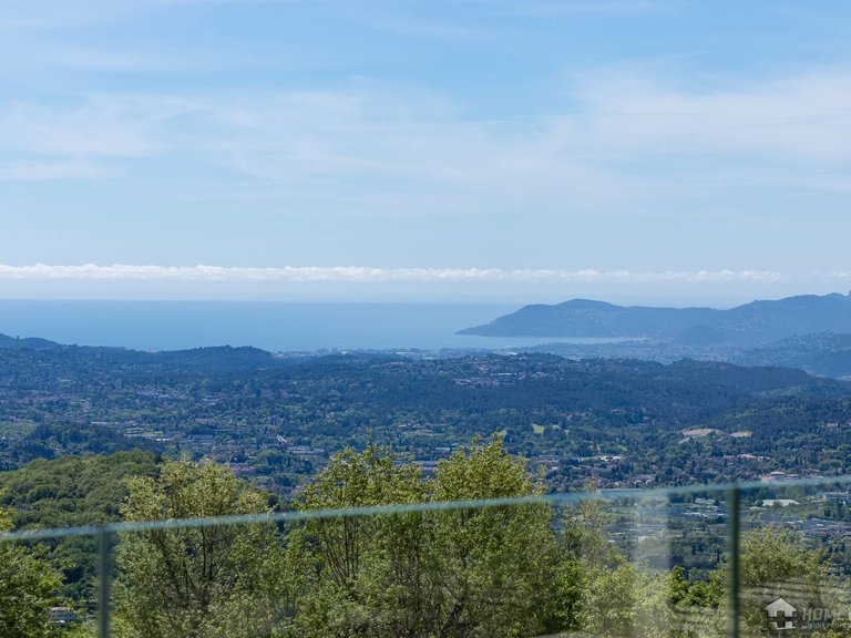 Villa for Sale in Grasse, Mougins, Valbonne, Grasse Area 8