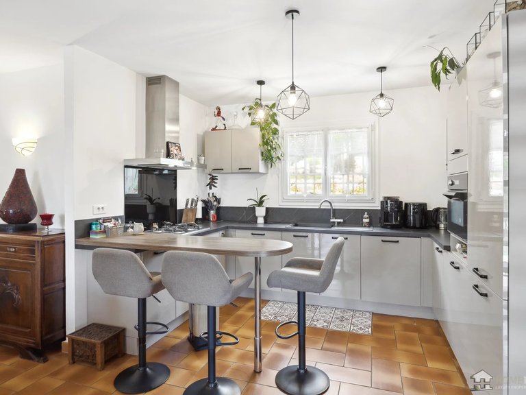 Villa for Sale in Opio, Mougins, Valbonne, Grasse Area 6
