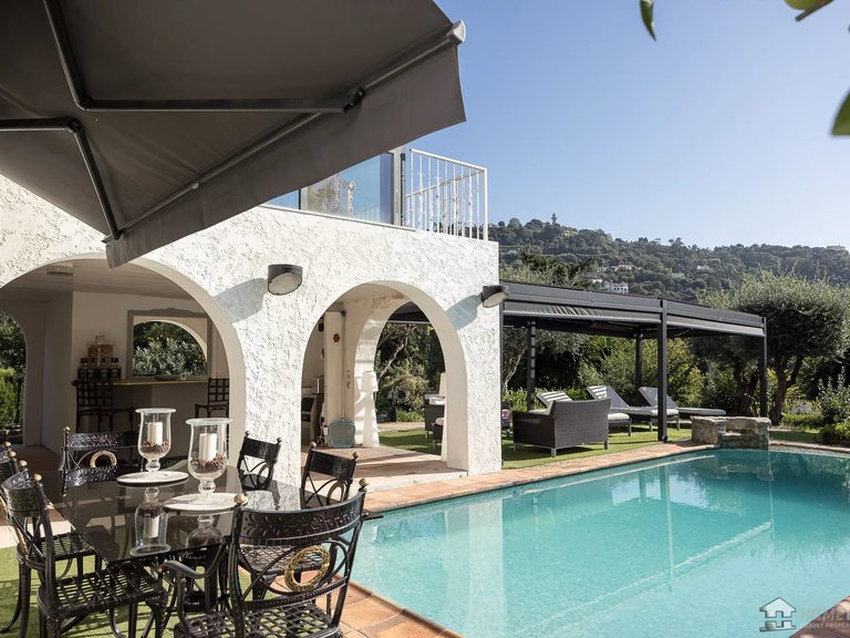 Villa for Sale in Cannes, Cannes Area 1