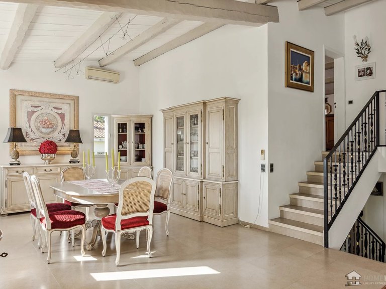 Villa for Sale in Cannes, Cannes Area 4