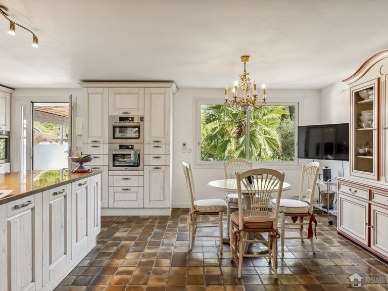 Villa for Sale in Cannes, Cannes Area 5
