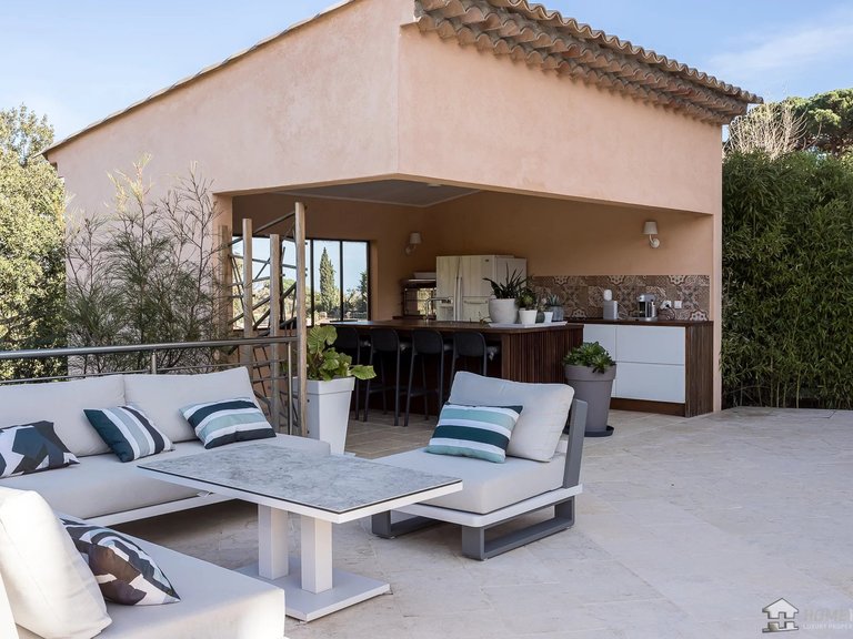 Villa for Sale in Cannes, Cannes Area 2
