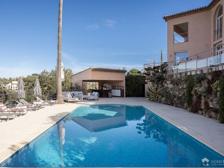Villa for Sale in Cannes, Cannes Area 3