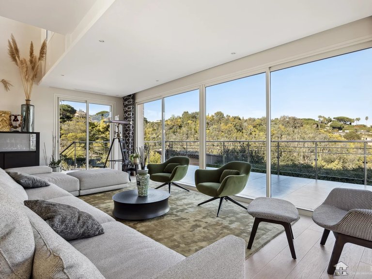 Villa for Sale in Cannes, Cannes Area 4