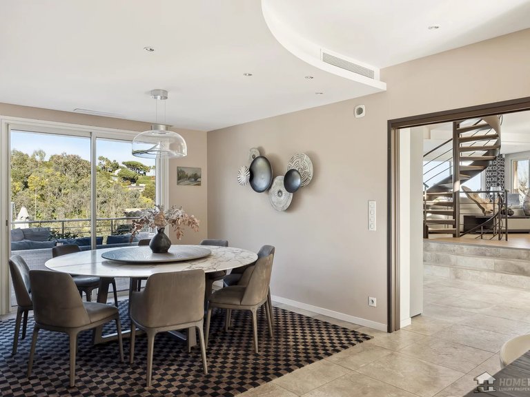Villa for Sale in Cannes, Cannes Area 8