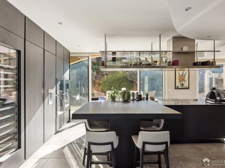 Villa for Sale in Cannes, Cannes Area 9