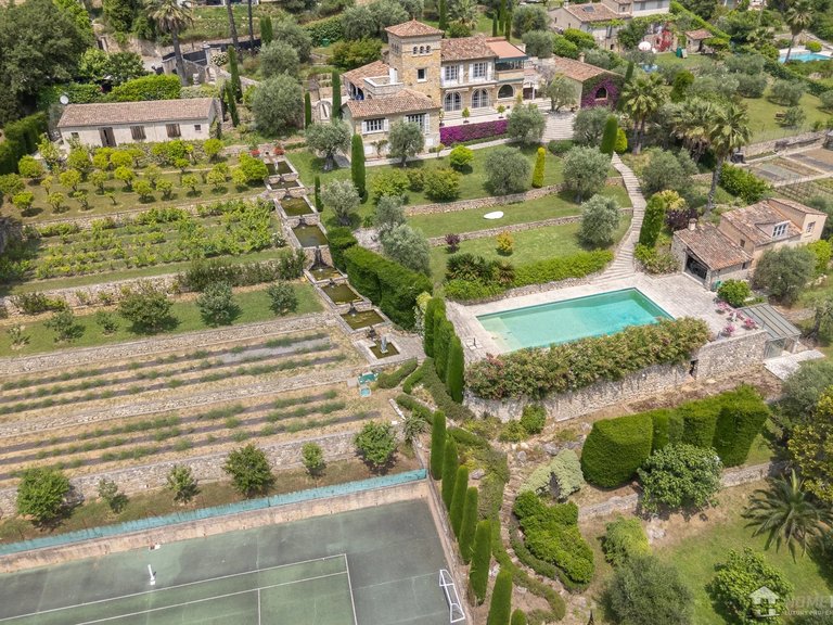 Villa for Sale in Le Bar Sur Loup, Mougins, Valbonne, Grasse Area 2