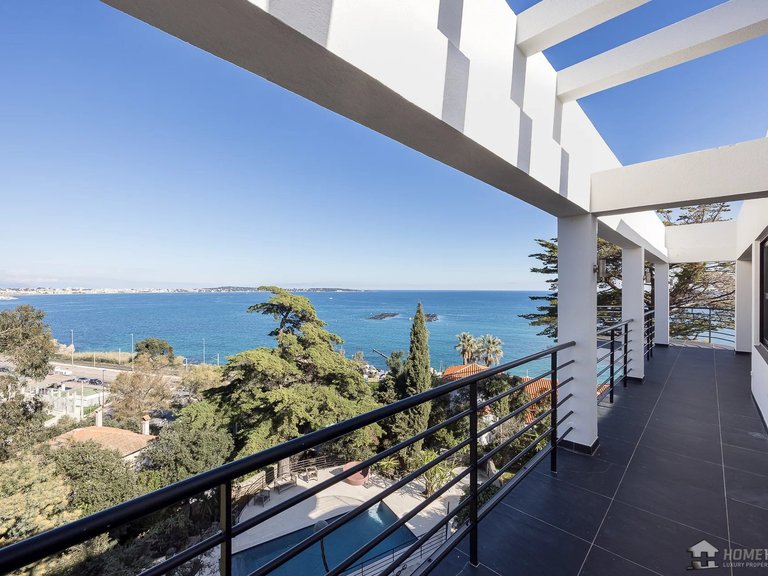 Villa for Sale in Cannes, Cannes Area 8