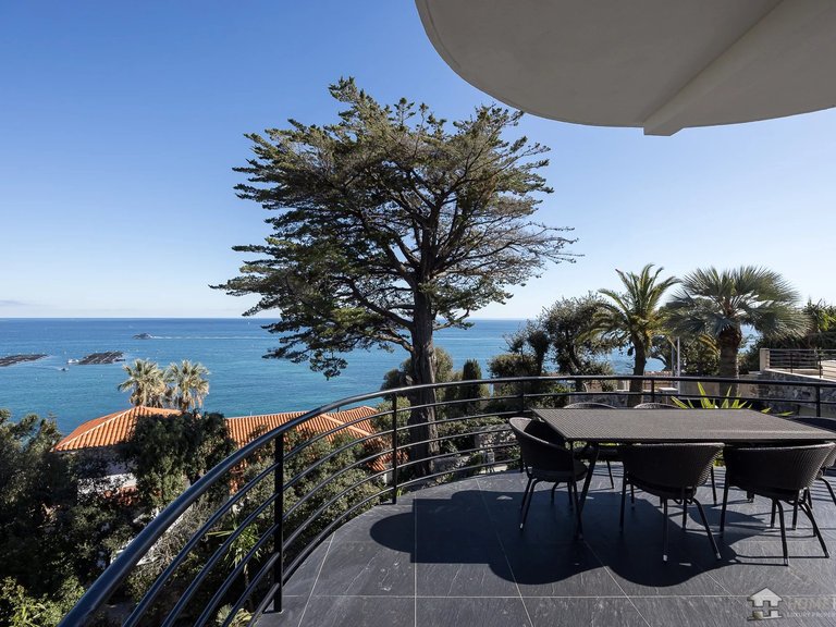 Villa for Sale in Cannes, Cannes Area 9