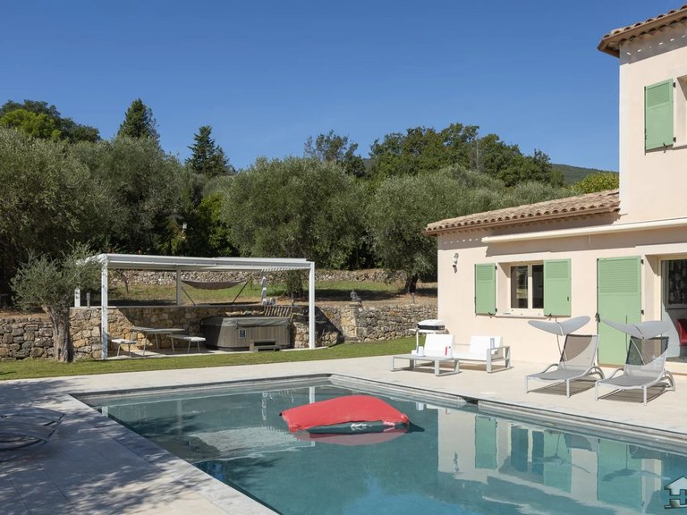 Villa for Sale in Grasse, Mougins, Valbonne, Grasse Area 8