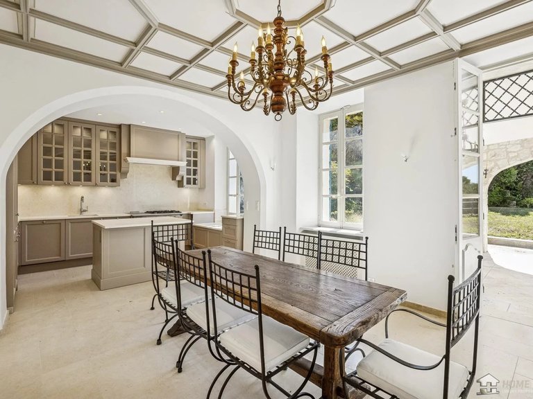 Villa for Sale in Grasse, Mougins, Valbonne, Grasse Area 10