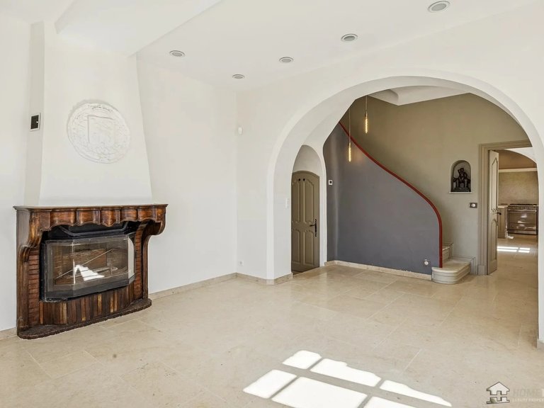 Villa for Sale in Grasse, Mougins, Valbonne, Grasse Area 11