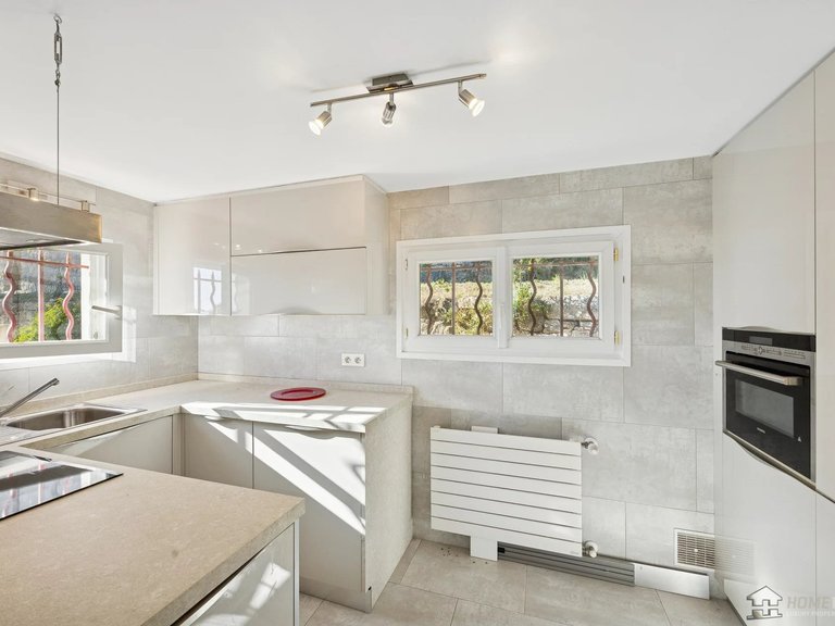 Villa for Sale in Grasse, Mougins, Valbonne, Grasse Area 6