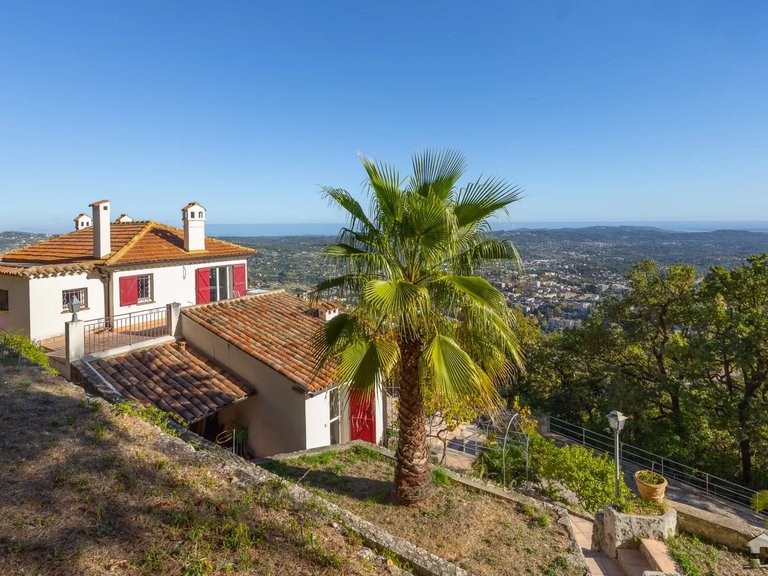 Villa for Sale in Grasse, Mougins, Valbonne, Grasse Area 8