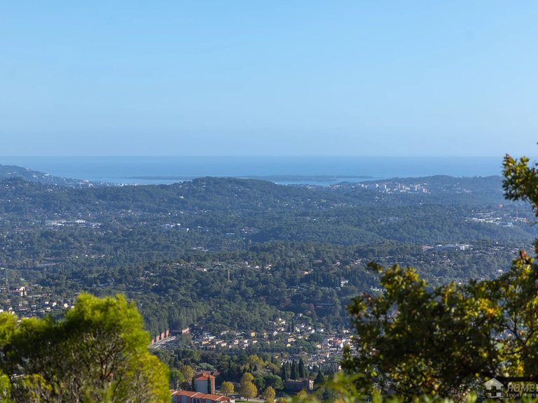 Villa for Sale in Grasse, Mougins, Valbonne, Grasse Area 10