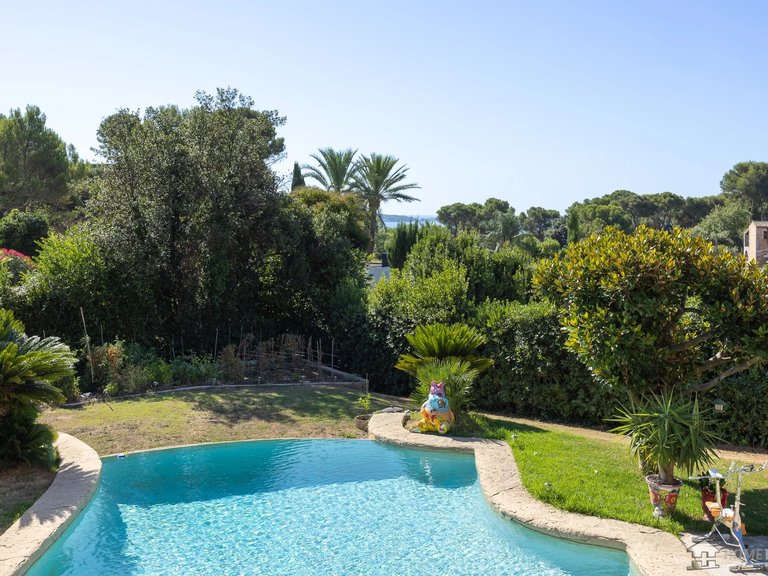 Villa for Sale in Antibes, Antibes Area 1
