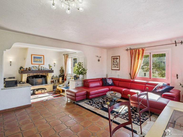 Villa for Sale in Antibes, Antibes Area 3