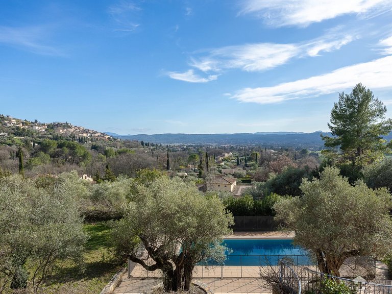 Villa for Sale in Fayence, Var Countryside (fayence, Lorgues, Cotignac) 2