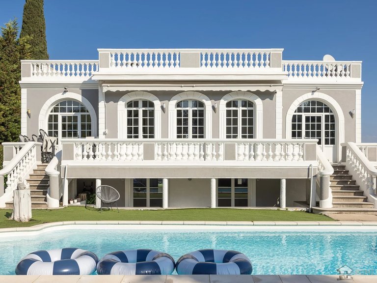 Villa for Sale in Antibes, Antibes Area 1