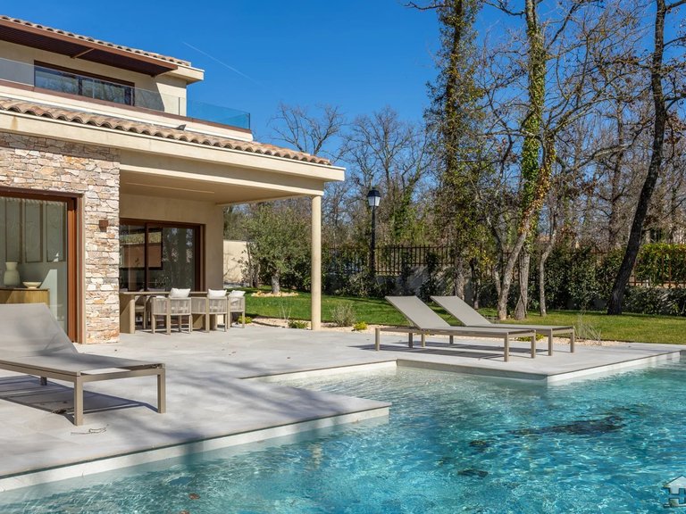 Villa for Sale in Fayence, Var Countryside (fayence, Lorgues, Cotignac) 2