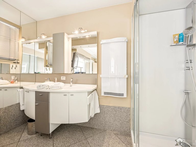 Apartment for Sale in Cannes, Cannes Area 10