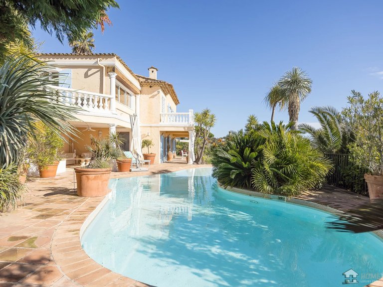 Villa for Sale in Cannes, Cannes Area 8