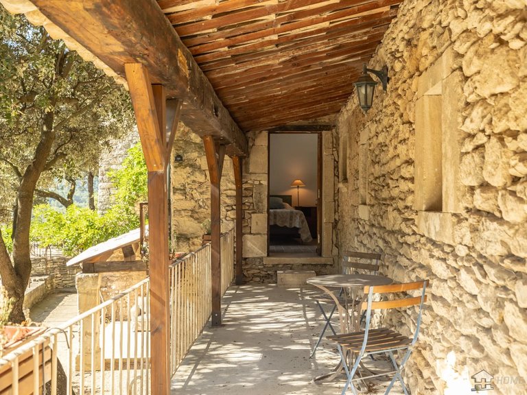 Villa for Sale in Menerbes, The Luberon / Vaucluse 15