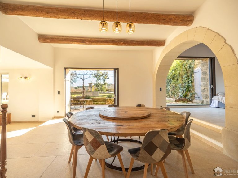 Villa for Sale in Oppede, The Luberon / Vaucluse 4
