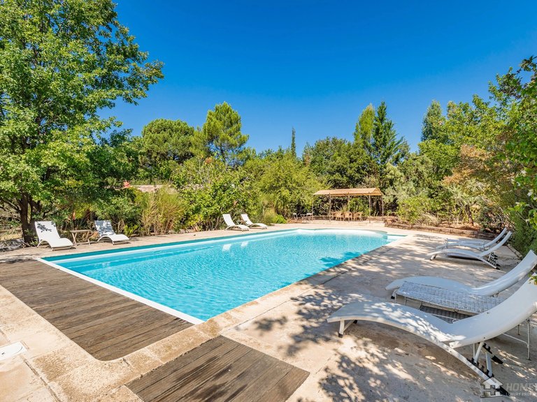 Villa for Sale in Roussillon, The Luberon / Vaucluse 12