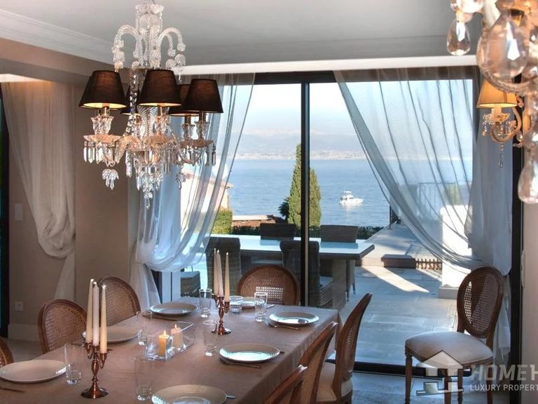 Villa for Sale in Cap D Antibes, Antibes Area 6