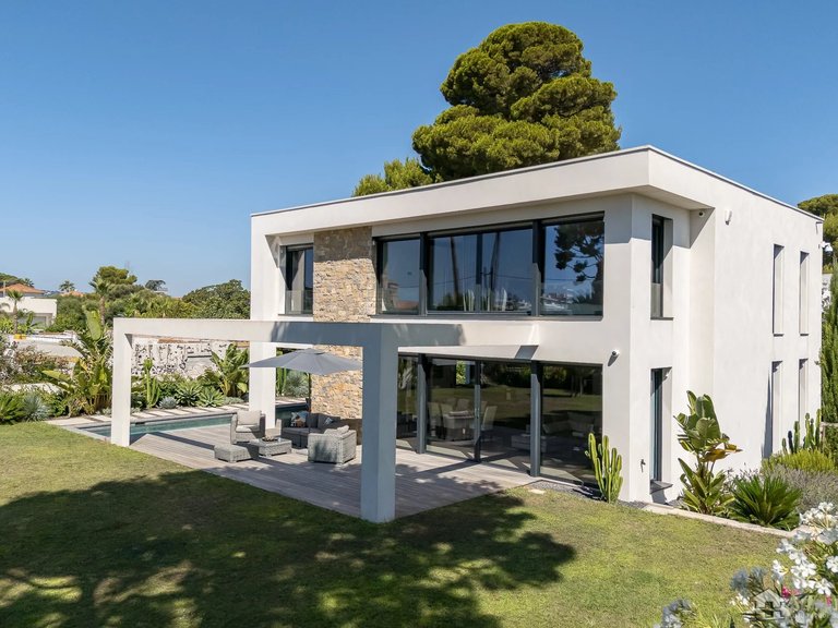 Villa for Sale in Cap D Antibes, Antibes Area 2