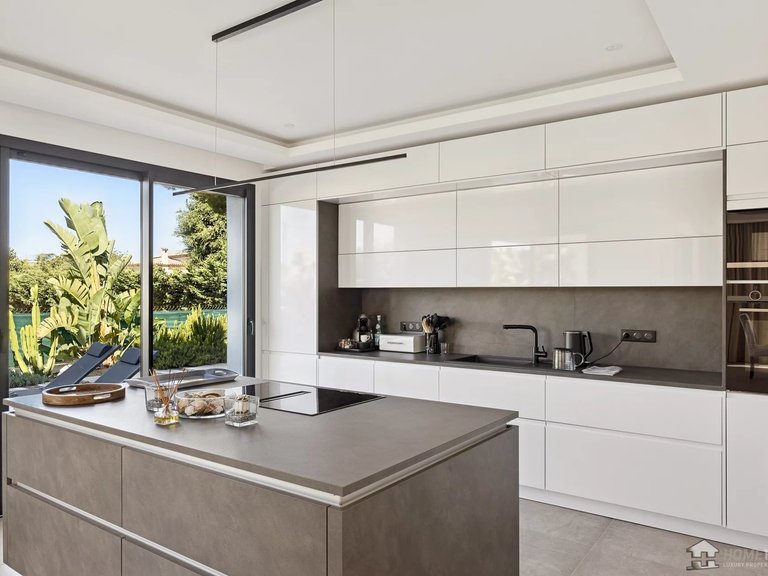 Villa for Sale in Cap D Antibes, Antibes Area 9