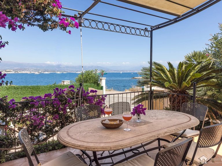 Villa for Sale in Cap D Antibes, Antibes Area 8