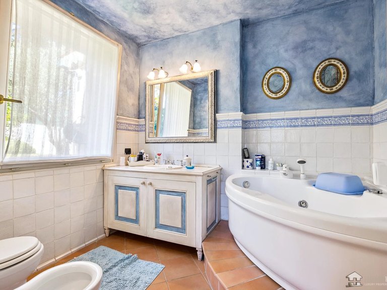 Villa for Sale in Cap D Antibes, Antibes Area 10