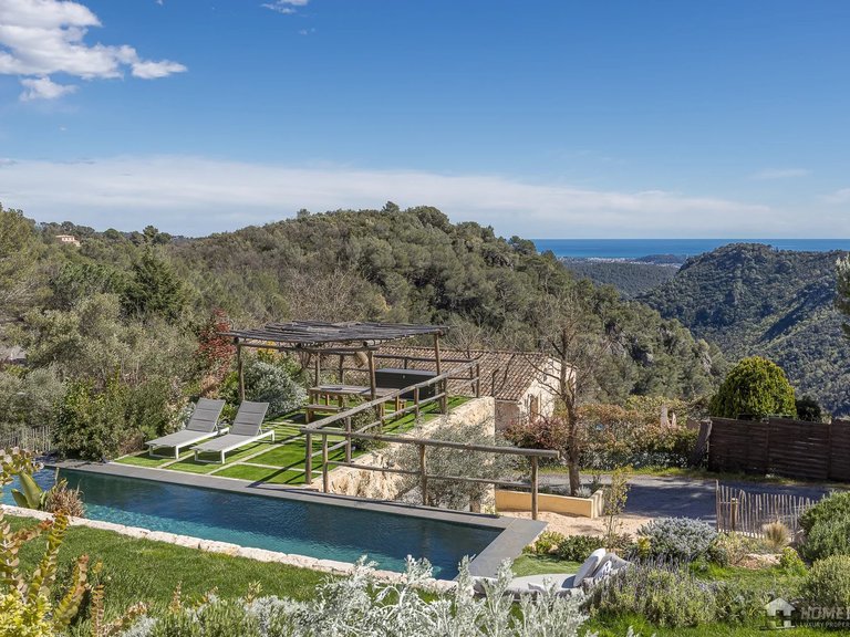 Villa for Sale in Tourrettes Sur Loup, Vence, St. Paul Area 2