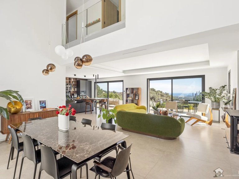 Villa for Sale in Tourrettes Sur Loup, Vence, St. Paul Area 5