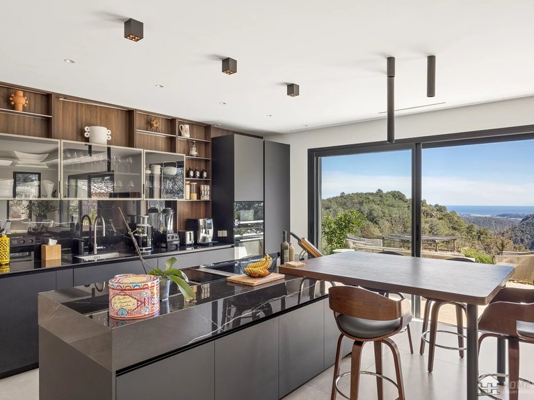 Villa for Sale in Tourrettes Sur Loup, Vence, St. Paul Area 6