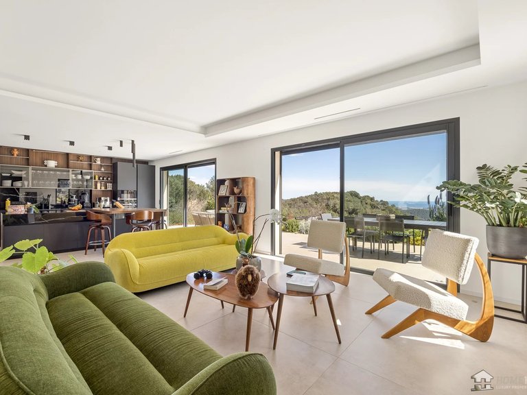 Villa for Sale in Tourrettes Sur Loup, Vence, St. Paul Area 8