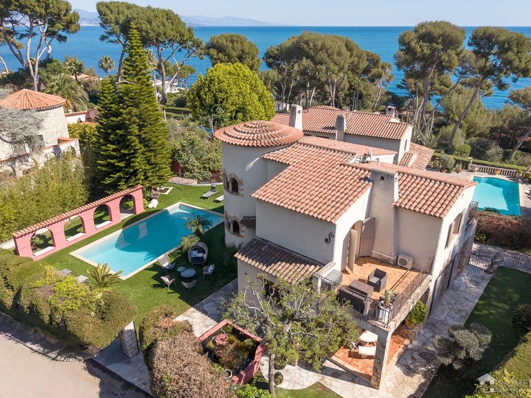 Villa for Sale in Cap D Antibes, Antibes Area 1
