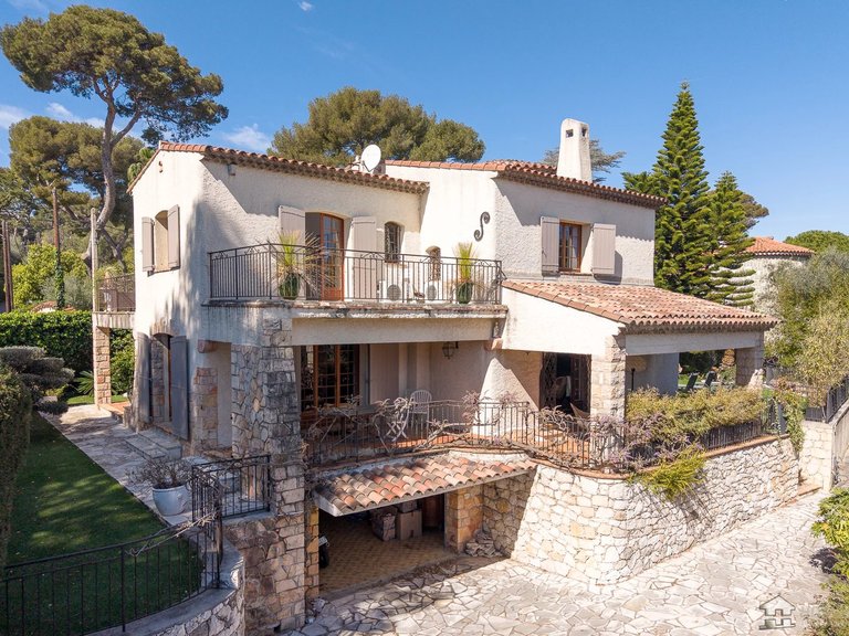 Villa for Sale in Cap D Antibes, Antibes Area 3