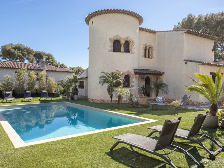 Villa for Sale in Cap D Antibes, Antibes Area 15