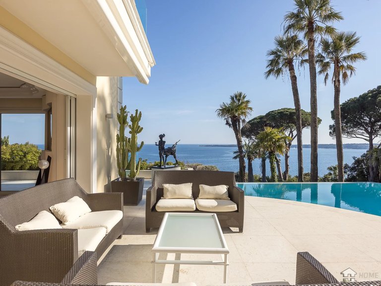 Villa for Sale in Cannes, Cannes Area 8