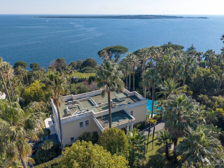Villa for Sale in Cannes, Cannes Area 10