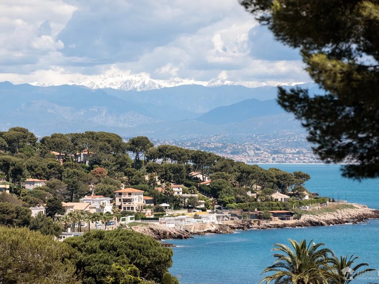 Villa for Sale in Cap D Antibes, Antibes Area 1