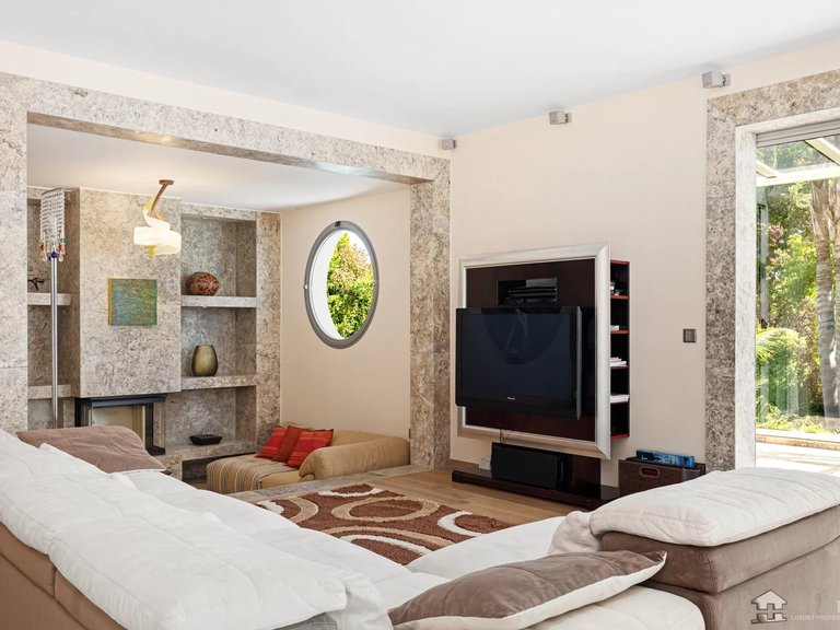 Villa for Sale in Cap D Antibes, Antibes Area 6