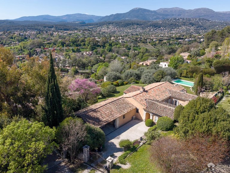 Villa for Sale in St Paul, Vence, St. Paul Area 2