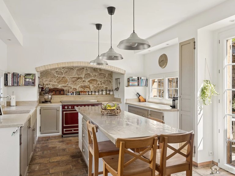 Villa for Sale in St Paul, Vence, St. Paul Area 7